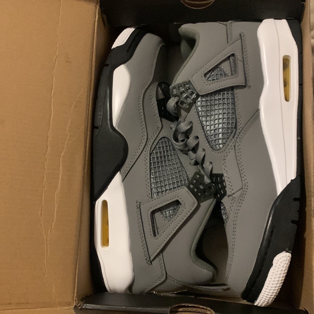 ****SOLD**** Air Jordan 4 Retro ***SOLD***